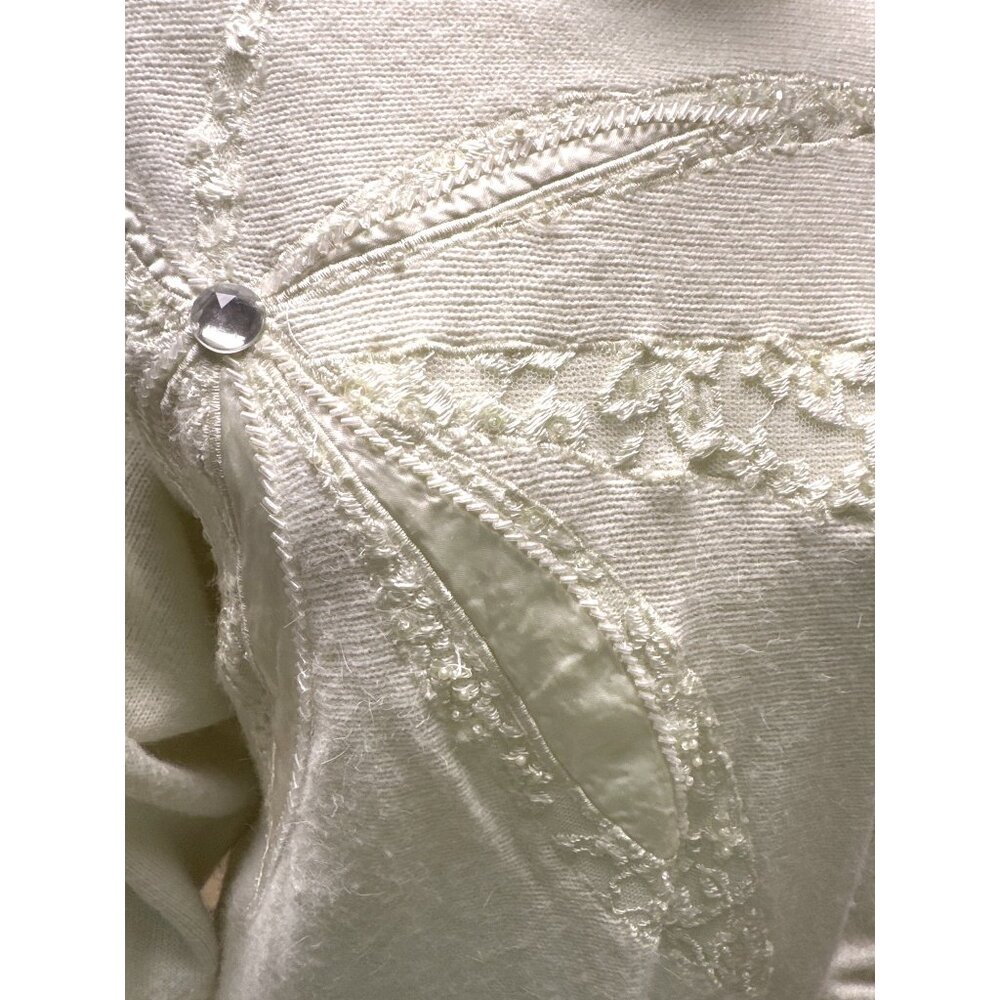 Vintage Counterparts Ivory Boho Sweater With Embroidered Floral Design Size S - Picture 2 of 10